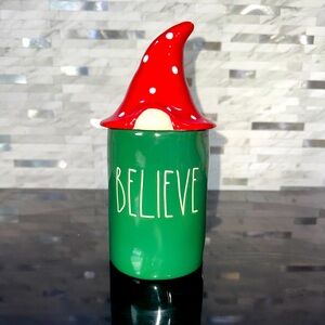 BNWT, Rae Dunn, Christmas candle with gnome topper